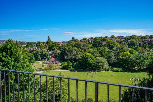 1-bed flat on 32 Kenrith Court, St. Helens Crescent, Hastings, £99,950