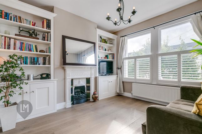 Flat for sale in Smeaton Road, London