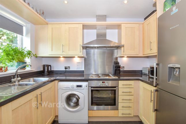 2-bed flat on 4, Westborough Mews, Maidstone, £76,000
