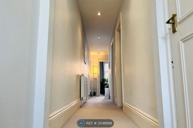 Flat, Salisbury House Rushcroft Road, London photo 5