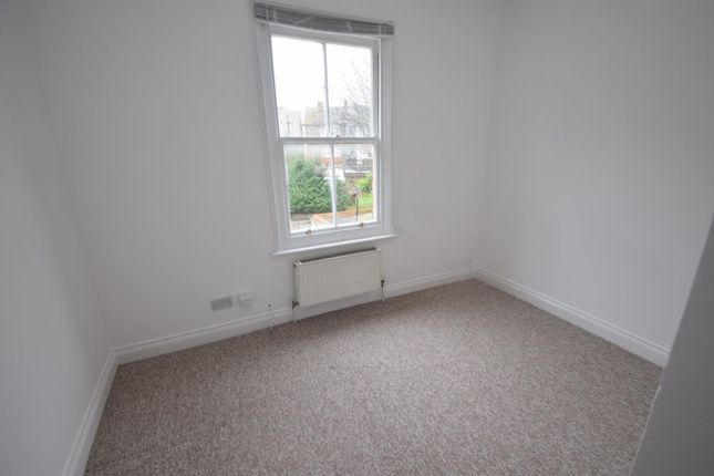 Flat to rent in Seaside Road, Eastbourne