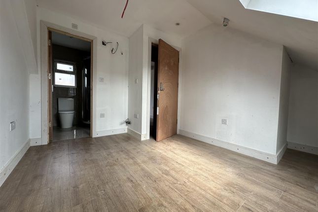 Thumbnail Room to rent in Grays Road, Slough
