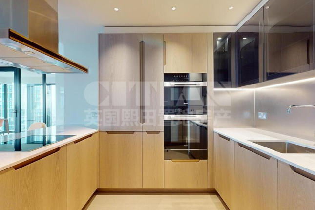 Apartment 1402, London photo 5