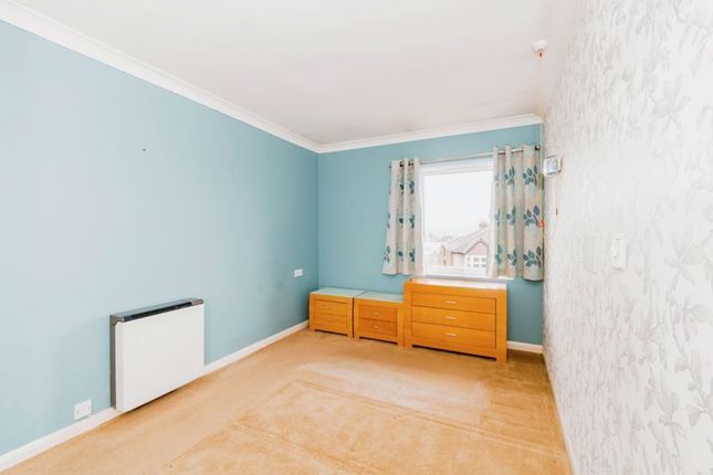 Flat for sale in Chestnut Court, Southampton