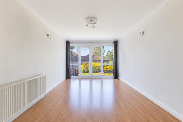 Flat 1, 34 Winward Court, Eaton Road, Sutton photo 3