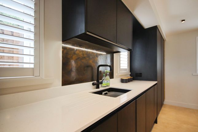 Carpenters Cottage, Cross Lane, Newark photo 3
