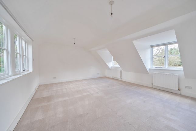 Todsbrook,, Blackhorse Road, Woking photo 3