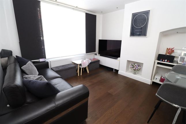 64, Abbots Road, Edgware photo 3