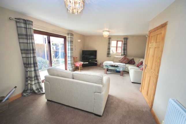 Hunters Lodge, Pershall, Stafford photo 2