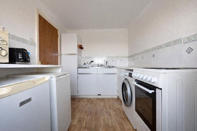 137, Daisyfield Court, Bury photo 4