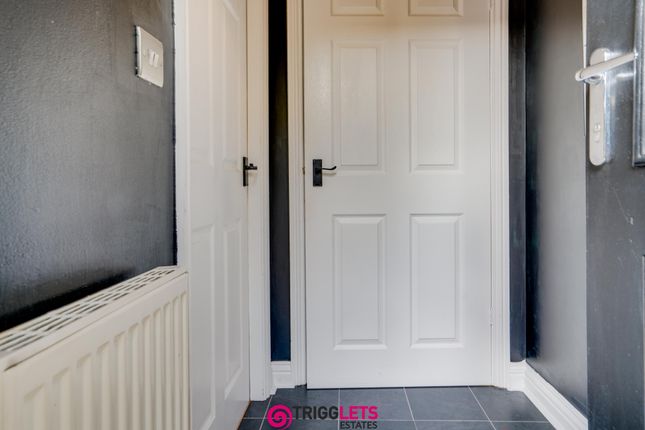 12, Oaken Royd Croft, Barnsley photo 3