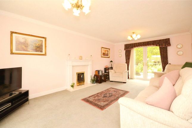 15, Hockerley Avenue, High Peak photo 3
