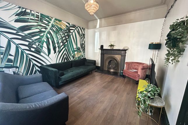 93, Westover Road, Leeds photo 2