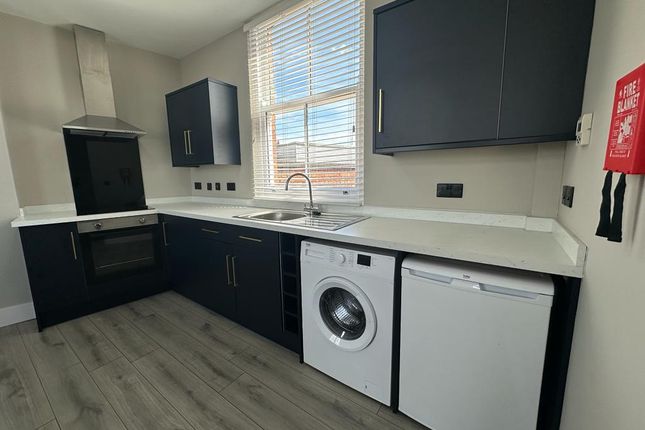 Thumbnail Flat to rent in Market Place, Town Centre, Loughborough