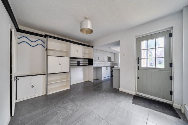 35, Clifton Road, Henlow photo 3