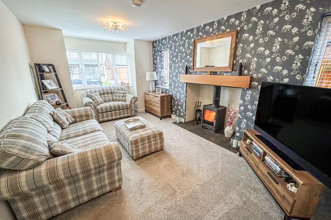 13, Knights Grove, Knockin photo 2
