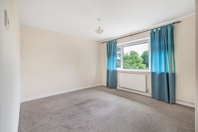 4, Ladythorpe Close, Surrey photo 4