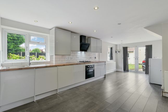 34 Stanley Road, Ashford, Surrey photo 2