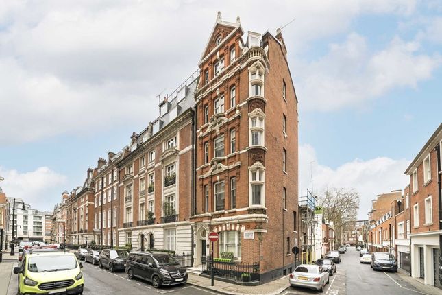 Flat to rent in Dunraven Street, London W1K