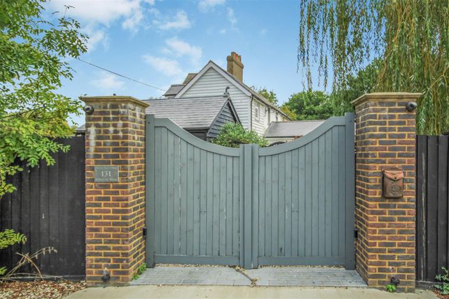 Semi-detached house for sale in Billericay Road, Herongate, Brentwood