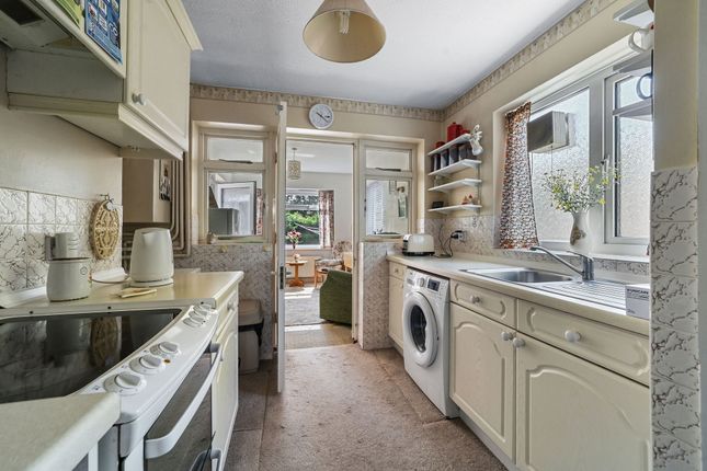 2, Oaklands, Colchester photo 3