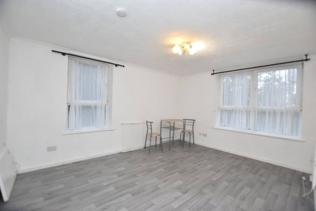 Flat for sale in Pierrepoint, Ross Road, South Norwood