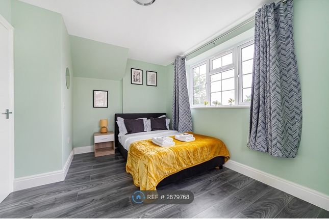 A Beaconsfield Road, London photo 3