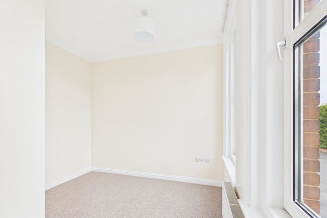 Flat 3 34, Alphington Road, Exeter photo 5