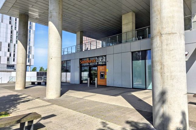 201a X1 Media City, Salford photo 3