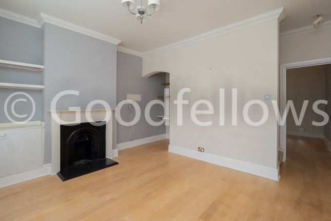 16, Reading Road, Surrey photo 3