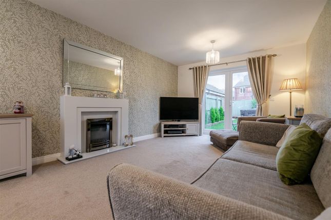 16, Waterfield Close, Warrington photo 3