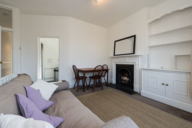 Flat to rent in Weir Road, Balham