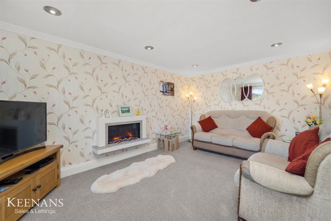 17, Dawson Avenue, Simonstone photo 3