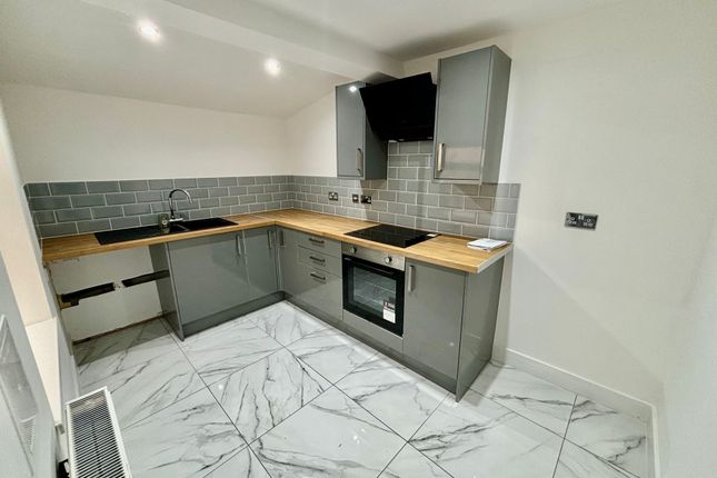 118 Penrhiwceiber Road, Mountain Ash photo 3