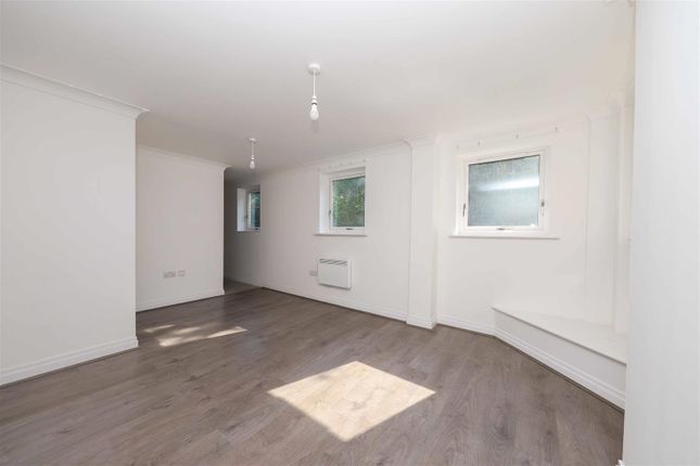 Thumbnail Flat to rent in Lucida Court, Watford