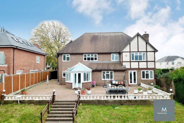 Detached house to rent in Manor Road, Chigwell, Essex