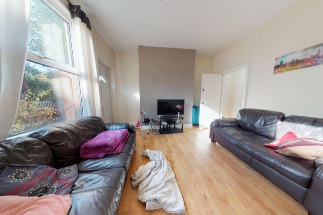 Terraced house to rent in Ashville Road, Hyde Park, Leeds