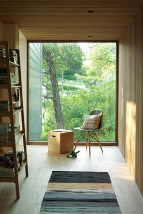 233372 - Window_Chair.Png