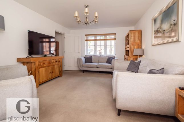 9, Willow Close, Norwich photo 4