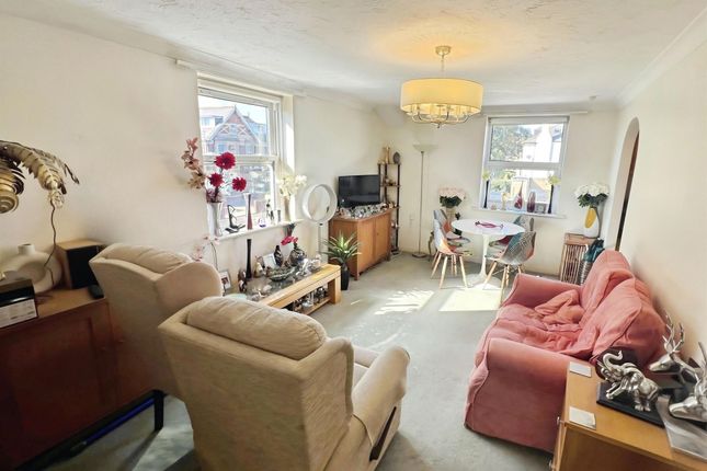 Flat 14, Ryan Court, 6, Grosvenor Road, Weymouth photo 2