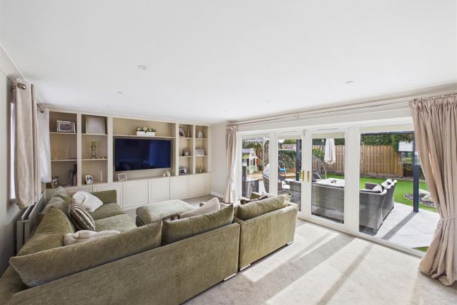 13, Birchen Close, Dronfield photo 4