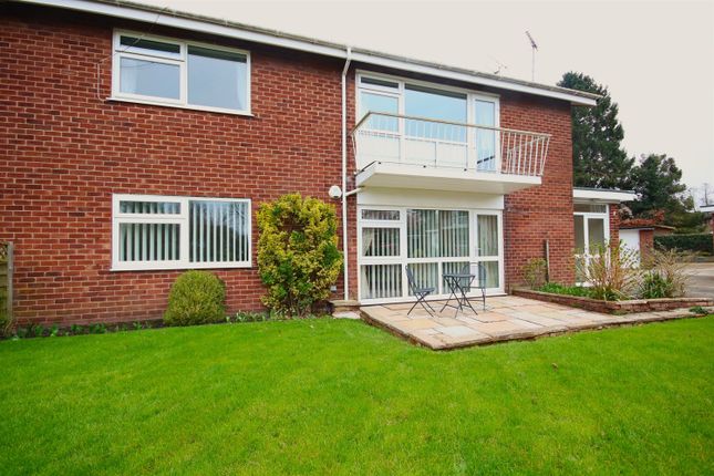 Flat to rent in Fulshaw Court, Wilmslow