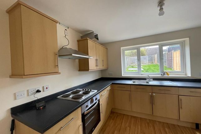 23, Vinnall Grove, Birmingham photo 3