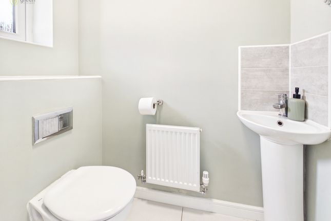 21, Dunkley Crescent, Solihull photo 4