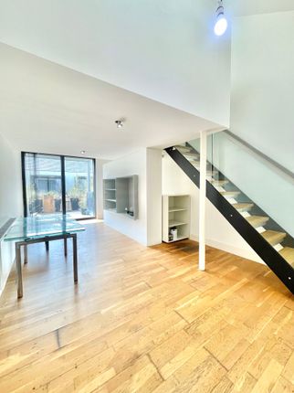15, Reservoir Street, Salford photo 2