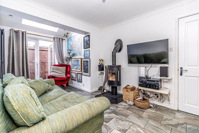 2, Melrose Close, Southsea photo 2