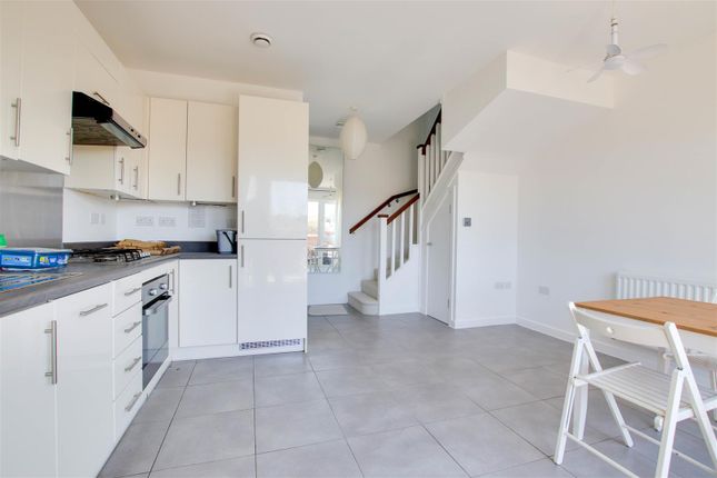 18, Ainslie Place, Lymington photo 2