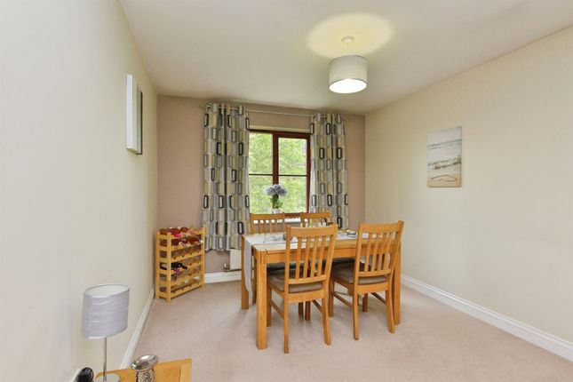 43, Miserden Crescent, Milton Keynes photo 4