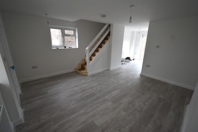 31, Miskin Road, Dartford photo 2