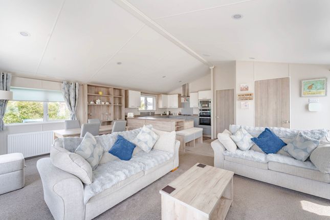 9A Benacre Beach Road, Lowestoft photo 2